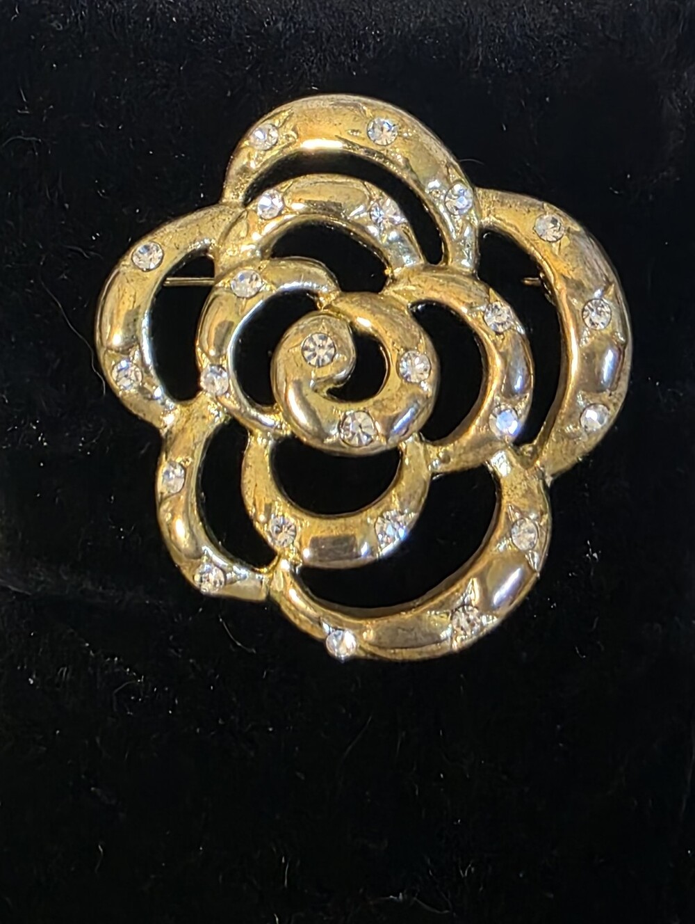 Vintage Gold Tone Rhinestone Camellia Floral Brooch Openwork Flower Pin